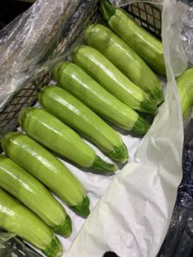 В Украину завезли почти 16 тонн кабачков, которые опасны для здоровь